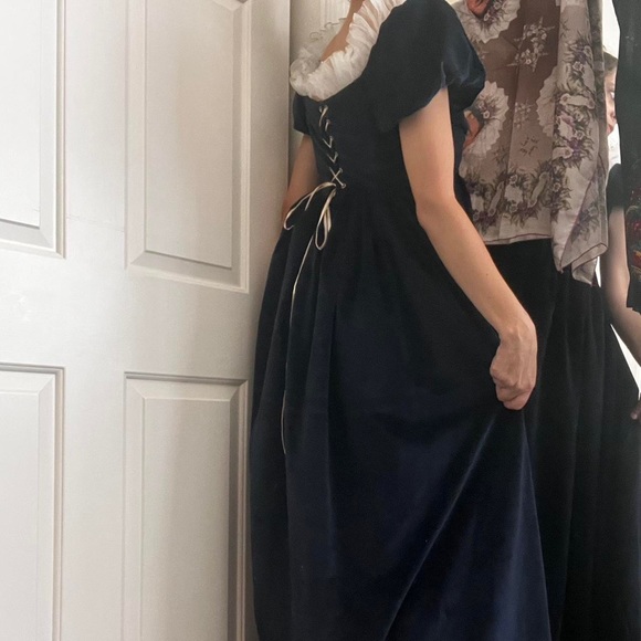 Dark Blue velvet + gold trim Napoleonic Court Gown, authentic repro - Picture 7 of 7